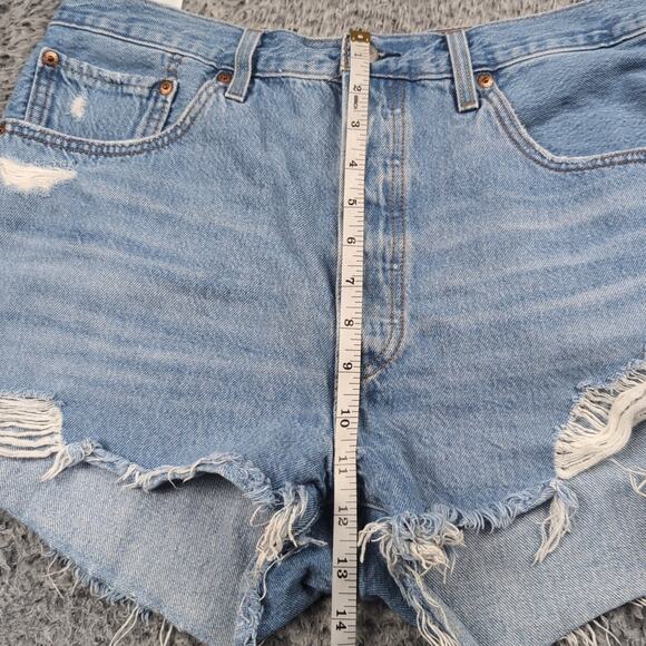 Levi's 501 Shorts Women 32 Blue Normcore Distressed Bikercore Raw Hem Med Wash - Picture 6 of 9